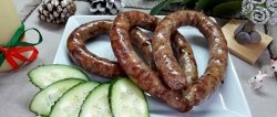 Juicy Ukrainian sausage - isang madaling recipe nang walang paghihirap na paghihintay