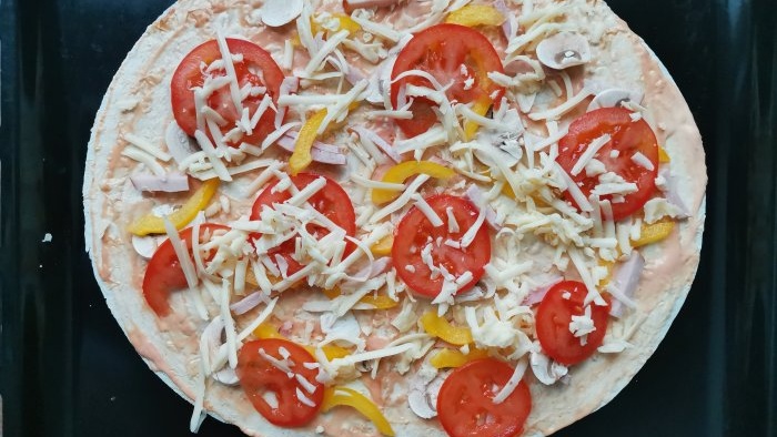 Prepare this pizza faster than ordering delivery Without kneading dough on lavash