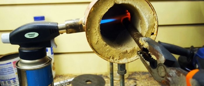 Comment fabriquer une forge à l'aide d'un brûleur à gaz manuel à partir d'un extincteur de voiture
