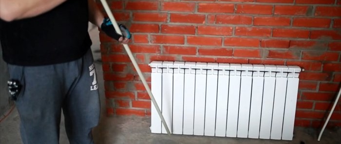 Hur man får en lång radiator att värma helt med sidokoppling