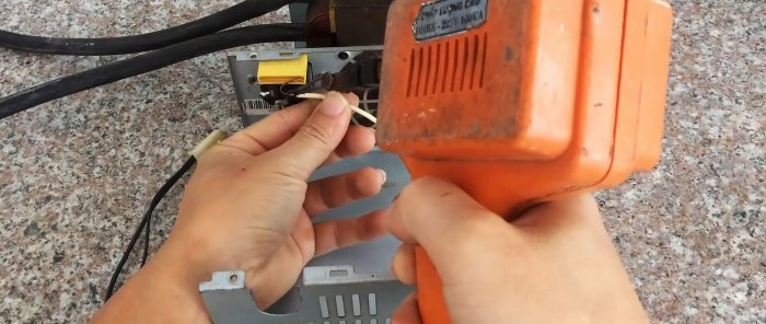 Cómo hacer un dispositivo de soldadura y calentamiento a partir de un transformador de microondas.