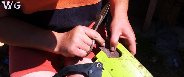 Come realizzare un dispositivo di base per tagliare i tronchi in tavole con una motosega