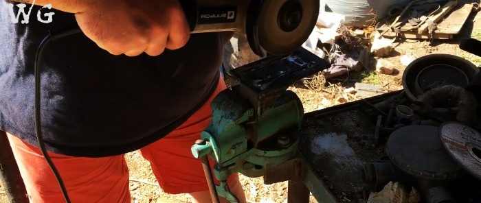 Como fazer um dispositivo básico para cortar toras em tábuas com uma motosserra