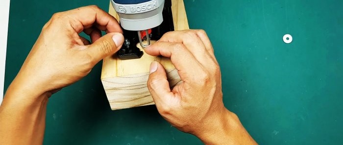 How to make a jigsaw from a manual jigsaw