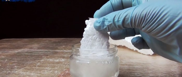 How to make a very simple and affordable adhesive varnish for water protection