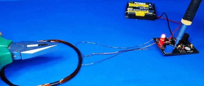 Как да направите прост металотърсач с помощта на 2 транзистора