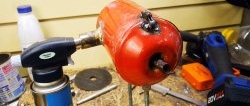 איך מכינים מחשלת באמצעות מבער גז ידני ממטף כיבוי אש