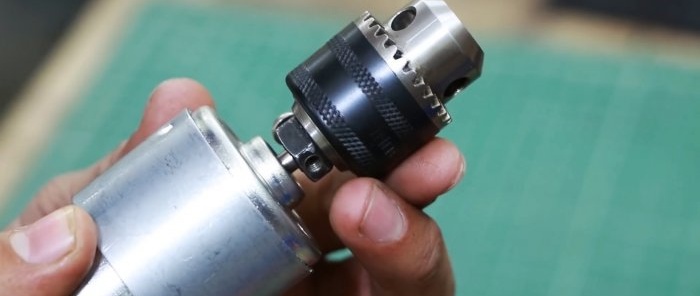 Paano mag-attach ng drill chuck sa isang manipis na electric motor shaft gamit ang bolt