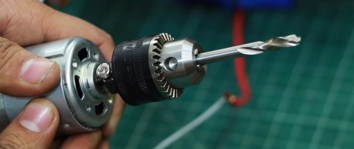 Kako pričvrstiti steznu glavu za bušilicu na tanku osovinu elektromotora pomoću vijka