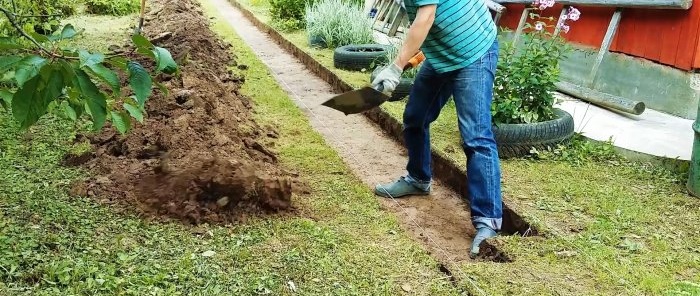 Πώς να φτιάξετε ένα ιδανικό μονοπάτι κήπου χωρίς σκαλοπάτια και κενά από πλακόστρωτες πλάκες 500x500 mm
