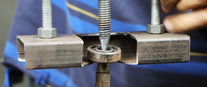 Como fazer um extrator de rolamento a partir de um pedaço de tubo perfilado