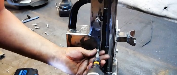 Do-it-yourself portable drilling machine with an electromagnetic sole from a hand drill