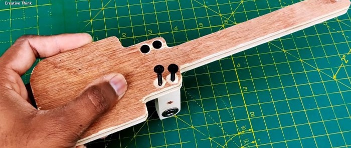 Најједноставнија машина за тачкасто заваривање на кондензаторима сопственим рукама
