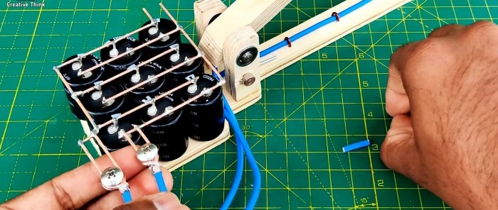 Kendi ellerinizle kapasitörlerde nokta kaynağı yapmak için en basit makine