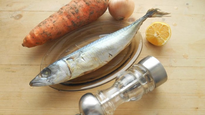 Makrela v tégliku so zeleninou v mikrovlnke už za 15 minút