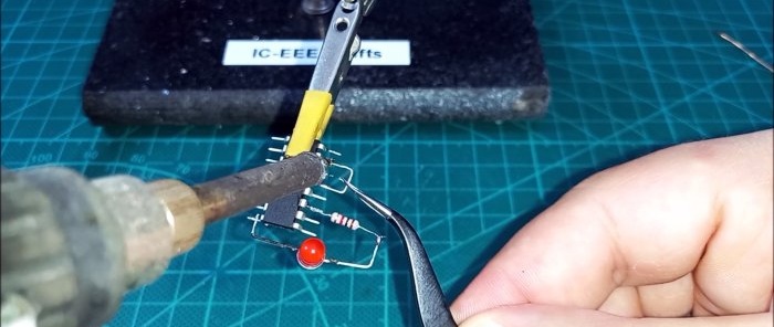 Elementaire verborgen bedradingsdetector op een microcircuit