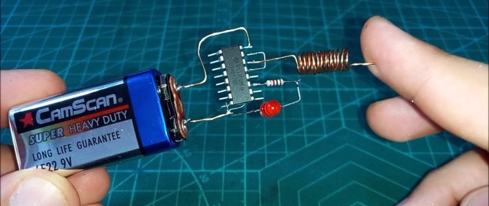Elementárny detektor skrytých vodičov na mikroobvode