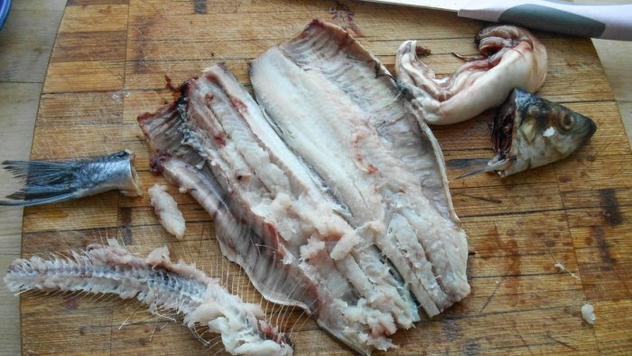 Ringa balığı son derece lezzetli bir şekilde nasıl tuzlanır: 3 kuru tuzlama yöntemi