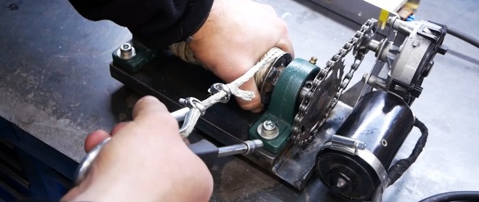 Como fazer um guincho baseado no motorredutor do limpador de para-brisa de um carro