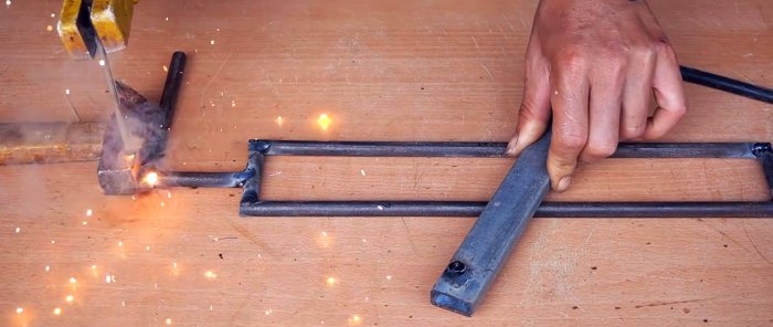 Hur man gör en anordning för att väva ett kedjelänknät från 4 mm ståltråd