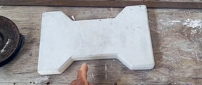 Cara membuat setem dan timbul di bawah papak paving pada konkrit