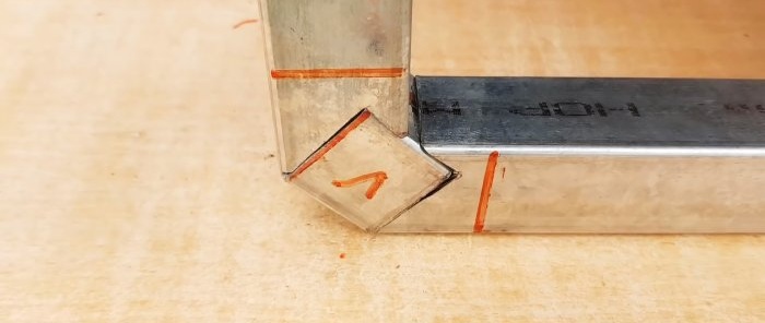 Cómo doblar perfectamente un tubo perfilado en un ángulo de 90 grados