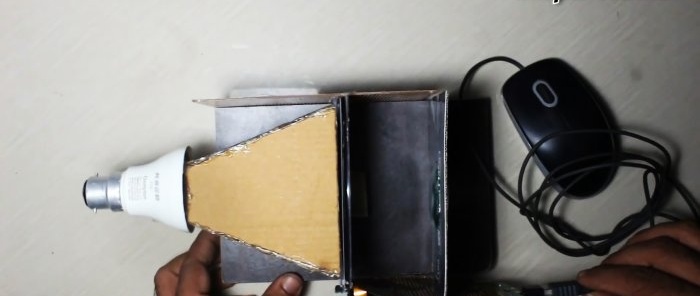 Comment fabriquer un projecteur à partir d'un vieux smartphone