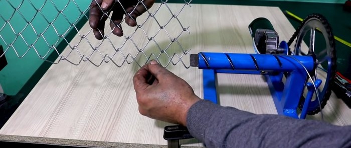 Come realizzare una macchina per realizzare reti di maglie di catena