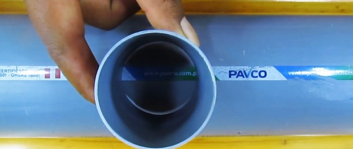 Bagaimana untuk melekatkan paip PVC nipis ke dalam yang besar tanpa tee
