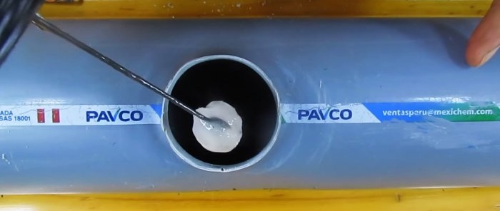 Paano mag-glue ng manipis na PVC pipe sa isang malaki na walang katangan