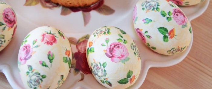 Hoe je gemakkelijk eieren kunt versieren zonder stickers en geld kunt besparen