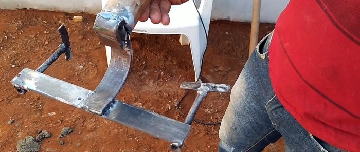 Come realizzare una regola di vibrazione economica per un facile livellamento del massetto in cemento