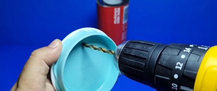 How to make a flashlight that runs on water