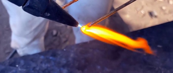 Kā metināt metālu, kas ir tik biezs kā skuvekļa asmens