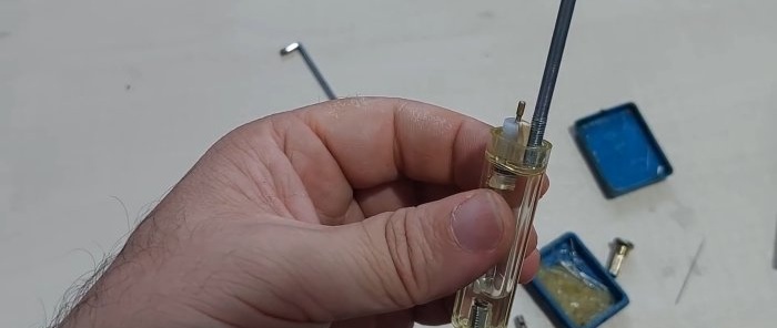 Hur man gör en lödlampa från en vanlig tändare