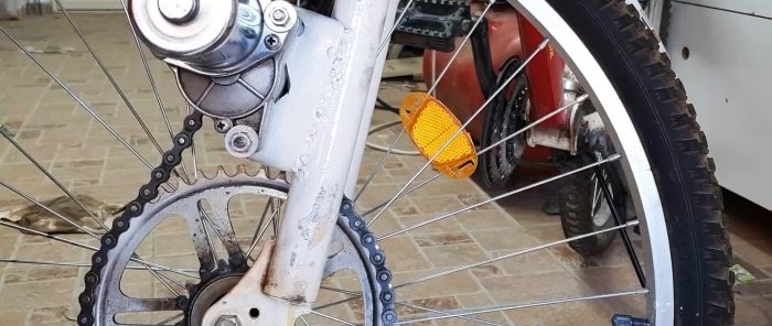 Propulsión eléctrica para bicicleta con sus propias manos sin componentes electrónicos innecesarios.