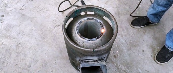 Kaip iš dujų baliono pasidaryti malkinę krosnelę 2 viename su lygiagrečiu vandens šildymu