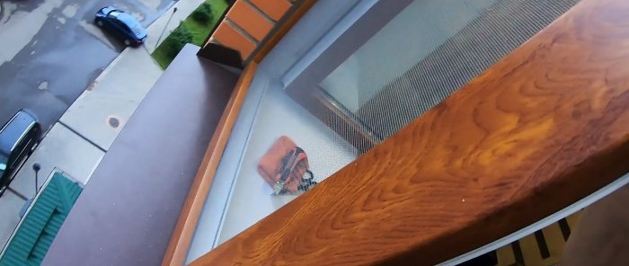 Como fazer um mosquiteiro sem moldura para janela por uma fração do custo