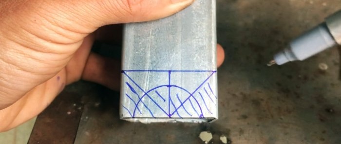 כיצד ליצור חיבור קצה בין צינור מרובע לעגול