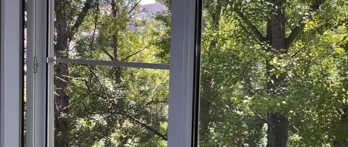 Doe-het-zelf goedkoop klamboe voor een kunststof raam