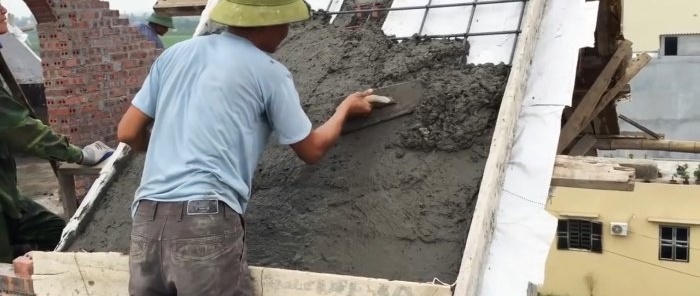 Hur man bygger ett betongtak utan att använda mekaniska medel