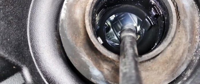 Comment vérifier un moteur de voiture avant d'acheter en 5 minutes consommation d'huile dépôts de carbone degré d'usure