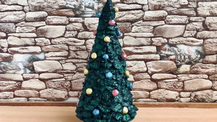 Vianočný stromček z balenia vajíčok