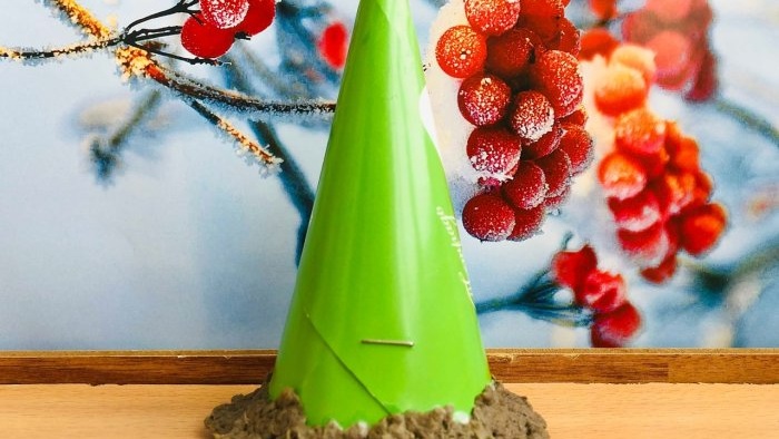 Come realizzare un piccolo ed elegante albero di Natale