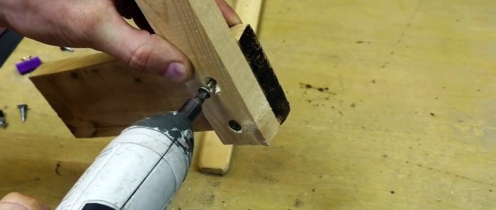 איך להכין את משחיז העץ הפשוט ביותר להשחזה מדויקת של סכינים