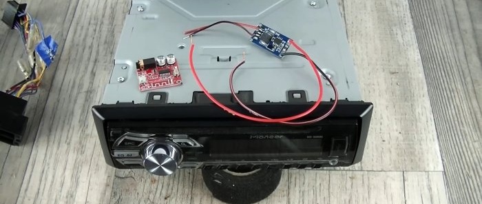 Hur man uppdaterar en gammal radio med Bluetooth-installation