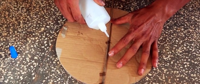 איך להכין מלכודת עכברים מדלי פלסטיק