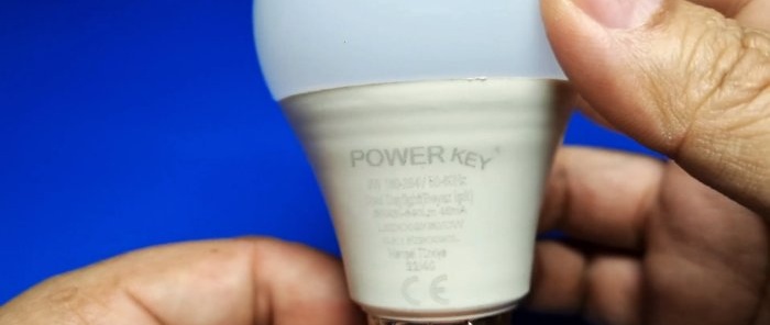 Wie man aus einer gewöhnlichen eine automatische LED-Lampe macht