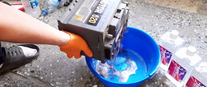 Cum să restabiliți o baterie cu bicarbonat de sodiu