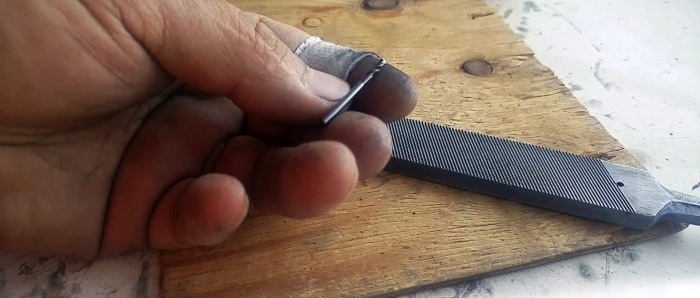 Cum să găuriți o gaură cu diametru mic în oțel călit